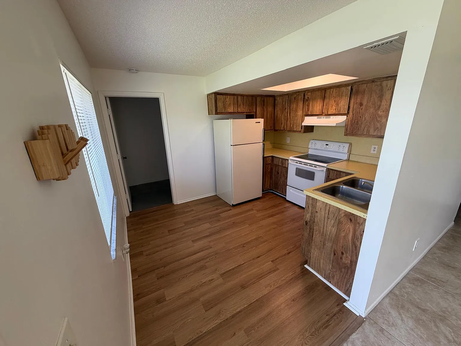 2 bed, $1,300 — Photo 4