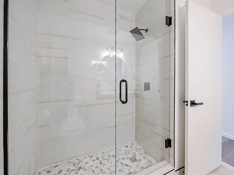 All New Luxury Living In Plymouth — Photo 21