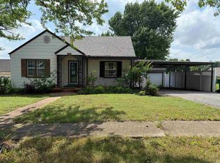 303 N 11th St, Perry, OK 73077