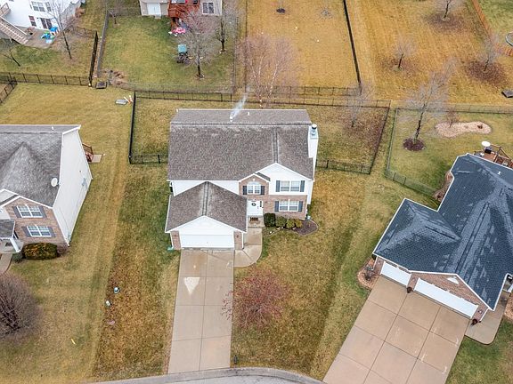 3rd image of 6908 Arbor Cove Dr