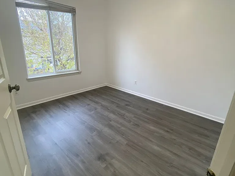 315 Richmond Dr — Photo 12