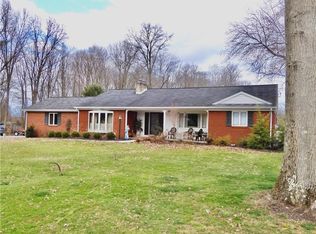 350 Vogan Dr, Mercer, PA 16137