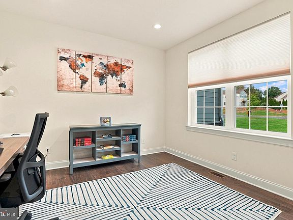 5th image of 48 E Holland Rd