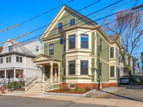 8 Franklin St #2, Somerville, MA 02145