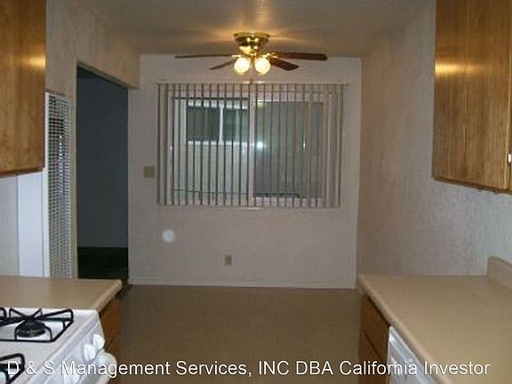 2nd image of 109 Lincoln Way #B