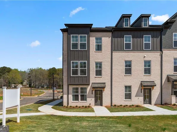 1901 Daybreak Ln, Newnan, GA 30265