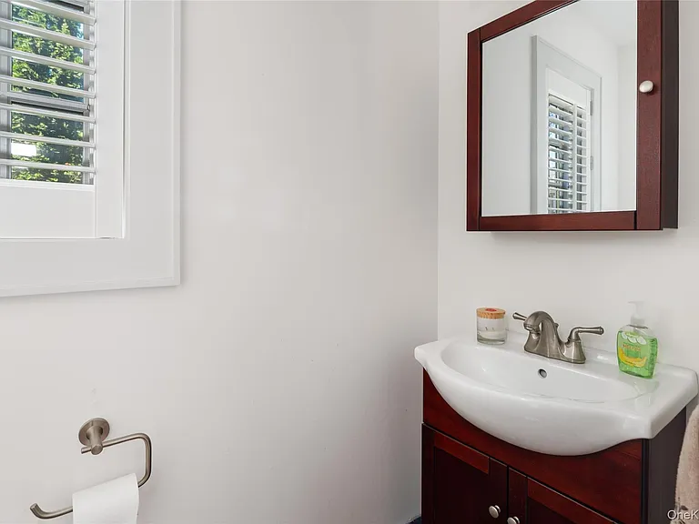 53 Cove Rd — Photo 16