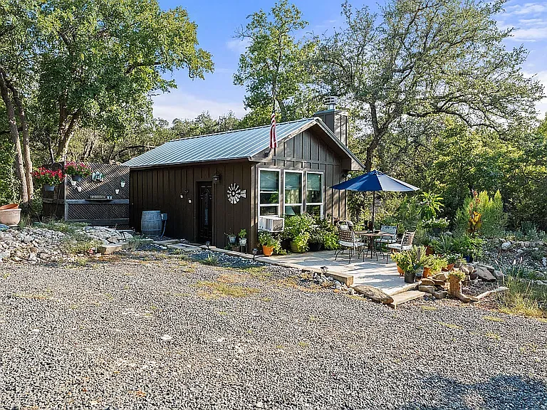 4204 Arthur Cir — Photo 3