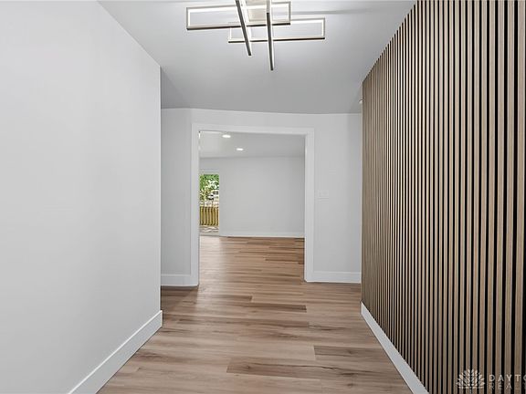 2nd image of 30 Lynn Rae Cir