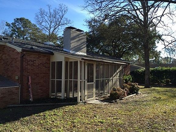 3rd image of 318 Englewood Dr