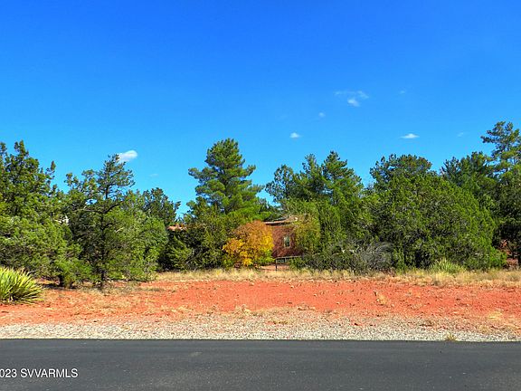 4th image of 470 Mountain Shadows Drive
