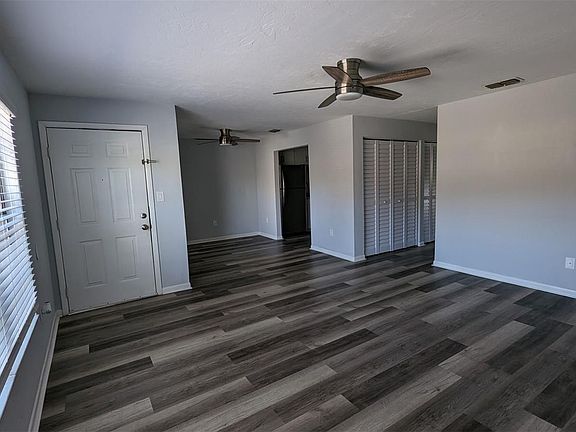 3rd image of 3924 SW 26th Dr #6