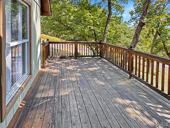 4th image of 902 N Lake Sherwood Dr