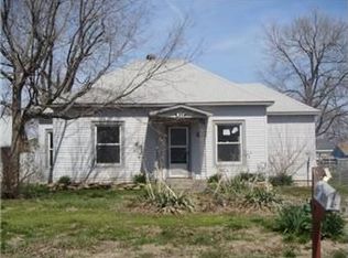 517 W 7th Ave, Garnett, KS 66032