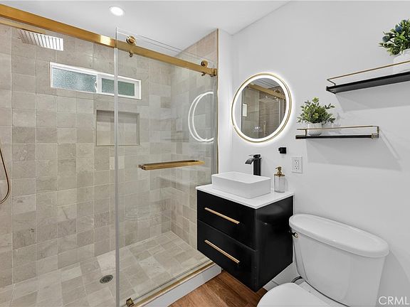 5th image of 4419 Radium Dr