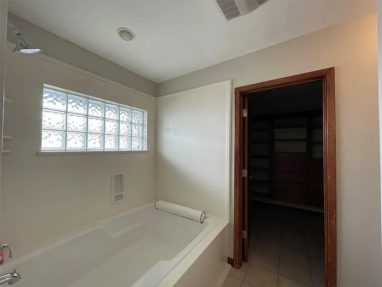 3229 Westridge St — Photo 13