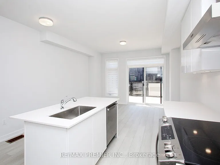 73 Akil Thomas Gdns — Photo 7