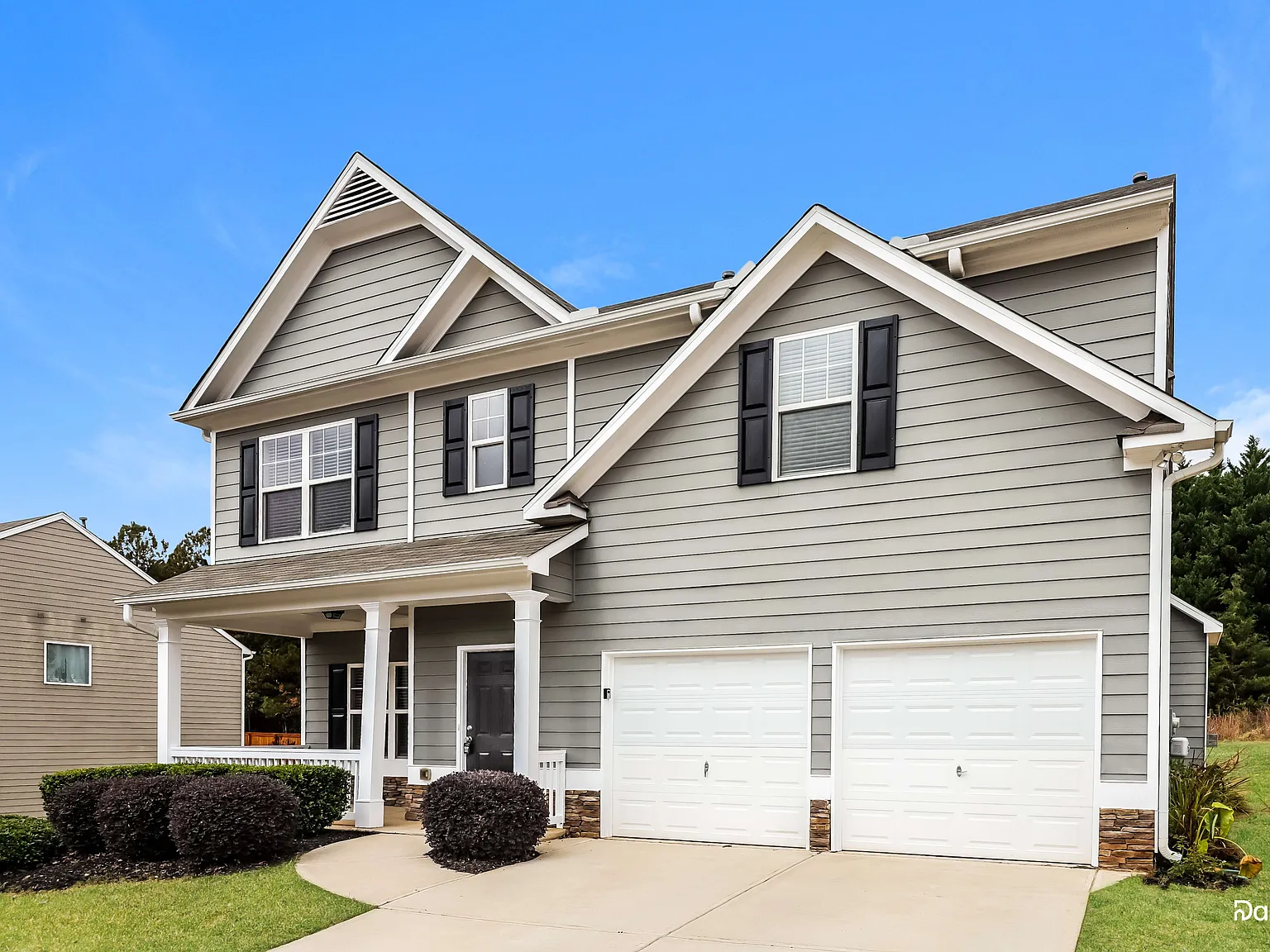 4 bed, 2.5 bath, 2432 sqft, $2,245 — Photo 2