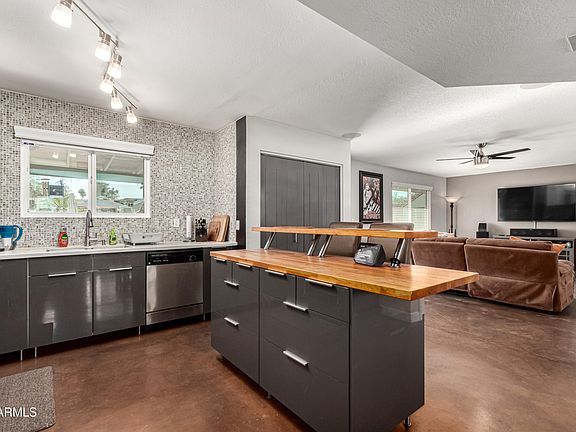 2nd image of 3921 E SHAW BUTTE Drive