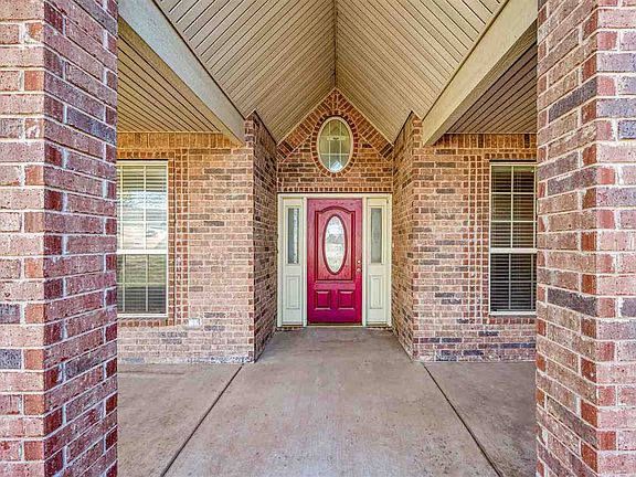 3rd image of 302 Timber Creek Cir