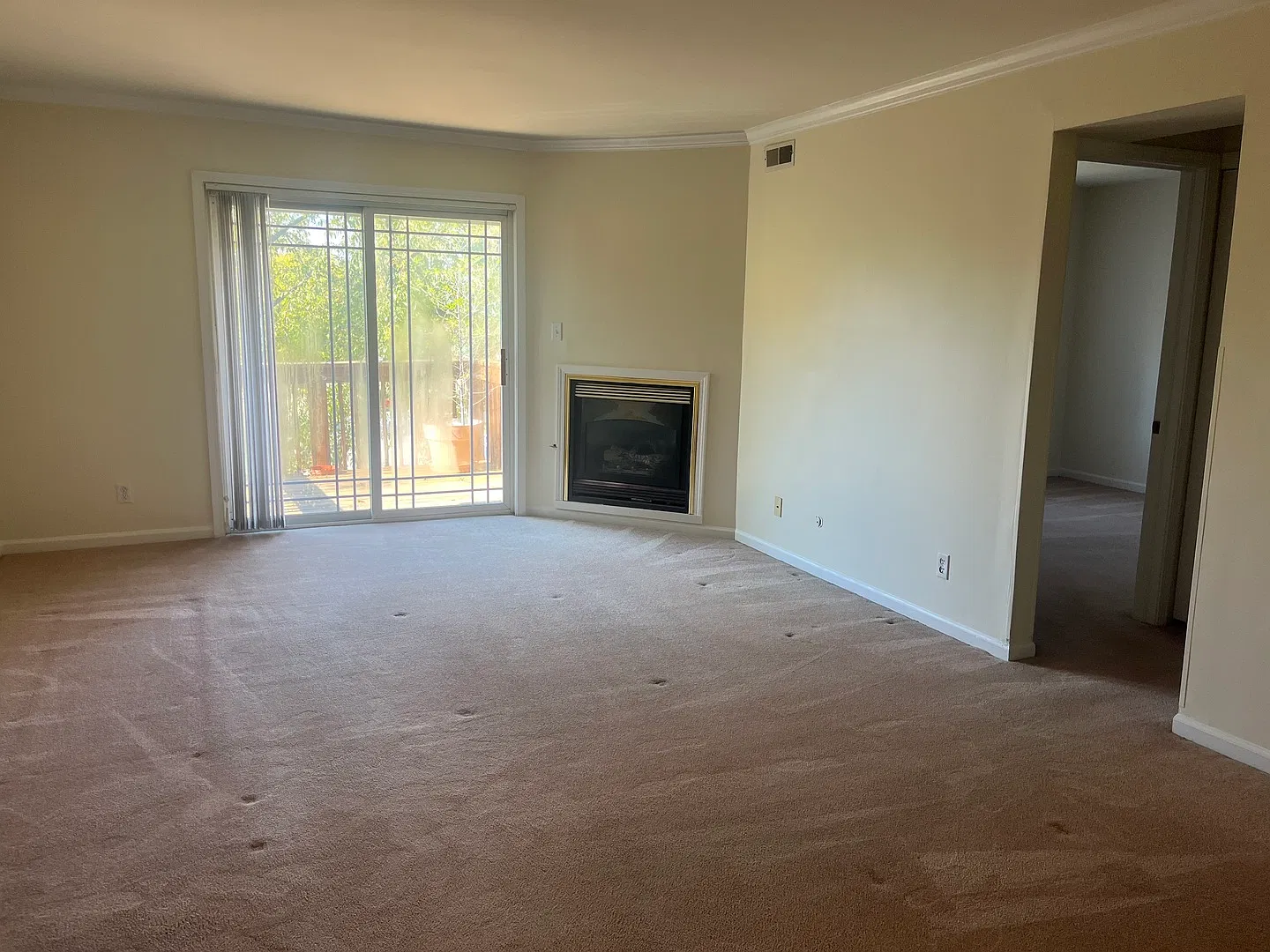 2 bed, 919 sqft, $1,750 — Photo 3