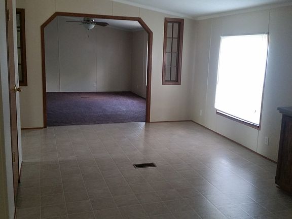 eat in kitchen / dining room