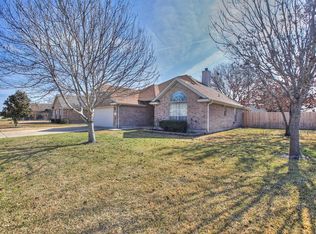210 Pleasant Valley Dr, Georgetown, TX 78626