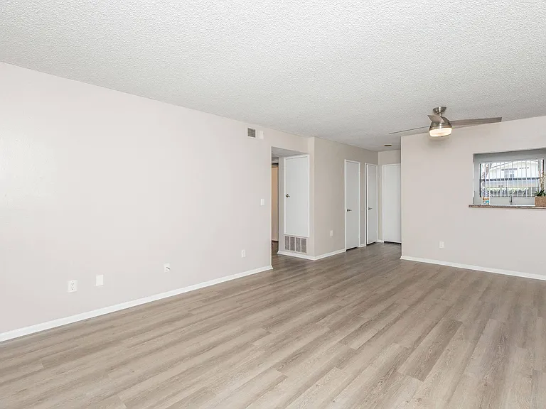 Oak Tree Court Apartment Homes — Photo 25