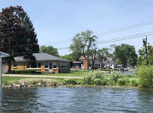 3810 Iris Dr, Waterford, MI 48329
