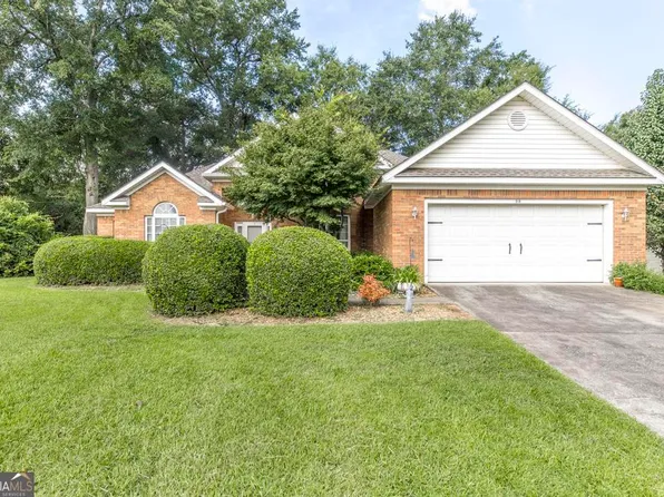 518 Quail Run Dr, Warner Robins, GA 31088