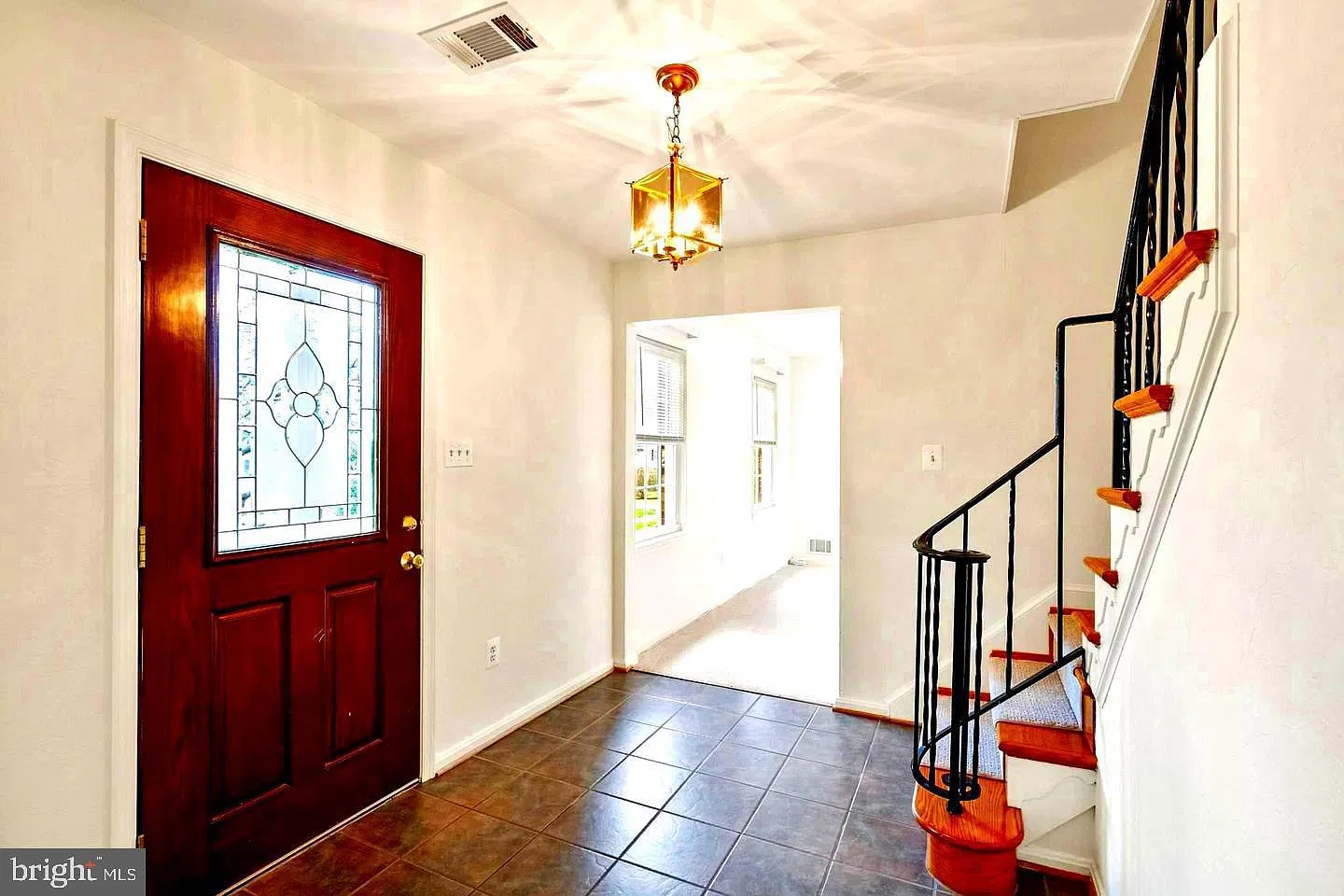 5 bed, 3.5 bath, 3360 sqft, $5,600 — Photo 4