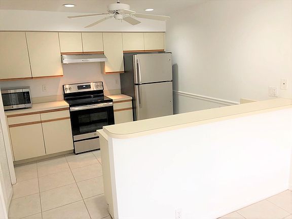 4th image of 13160 Whitehaven Ln APT 124