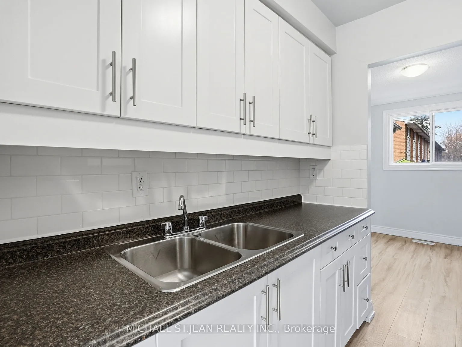 3 bed, $2,699 — Photo 4