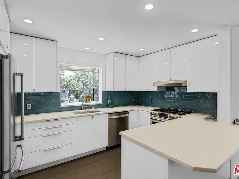 115 Galleon St #B — Photo 10