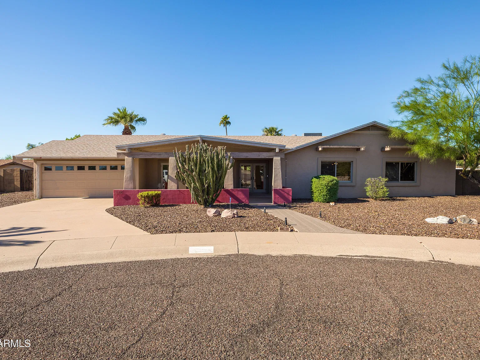 3 bed, 2.0 bath, 2351 sqft, $3,400 — Photo 1