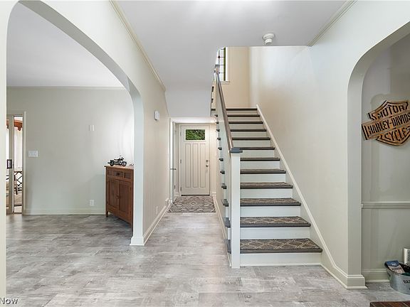 3rd image of 115 Samaritan Ave
