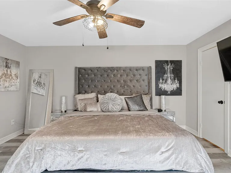2938 Camelot Ln — Photo 17
