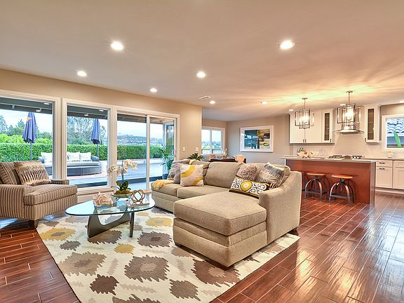 3rd image of 12385 Tesoro Ct