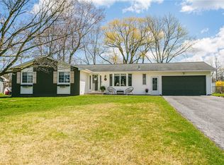 585 Bridgewood Dr, Rochester, NY 14612