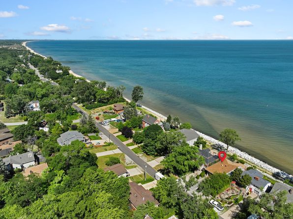 42 Shore Dr, Portage, IN 46368