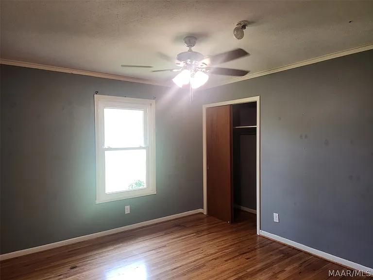 1203 Oates Rd — Photo 24