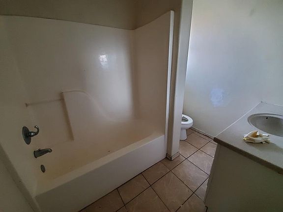 5th image of 40307 Central Ave