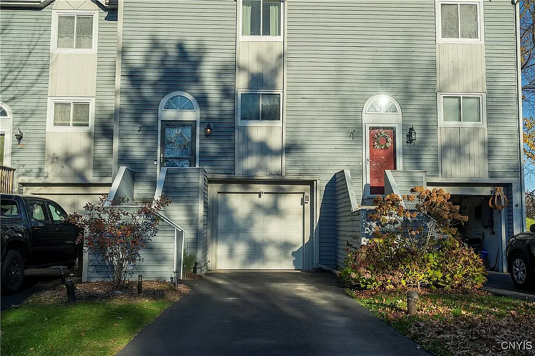 157 Iron Oak Cir — Photo 2