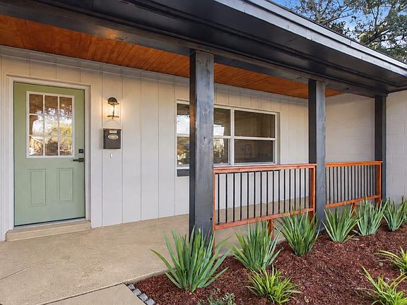 2nd image of 3023 ROCKINGHAM CIRCLE