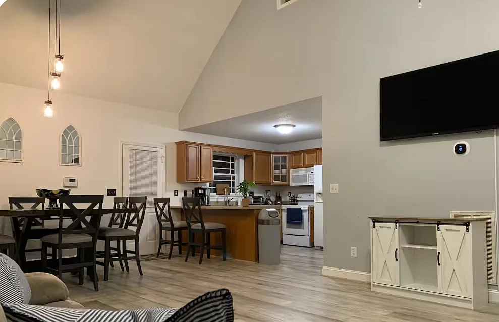 3 bed, 1460 sqft, $2,900 — Photo 1