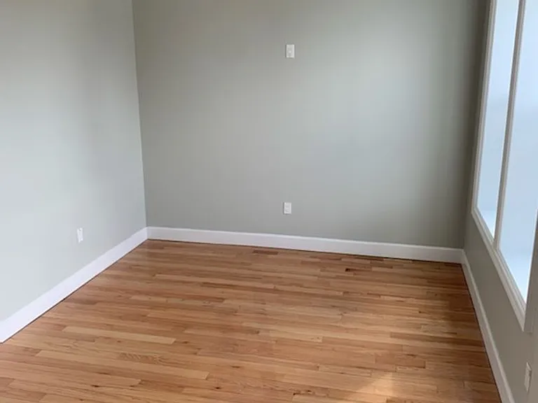 531 Clinton Ave — Photo 3
