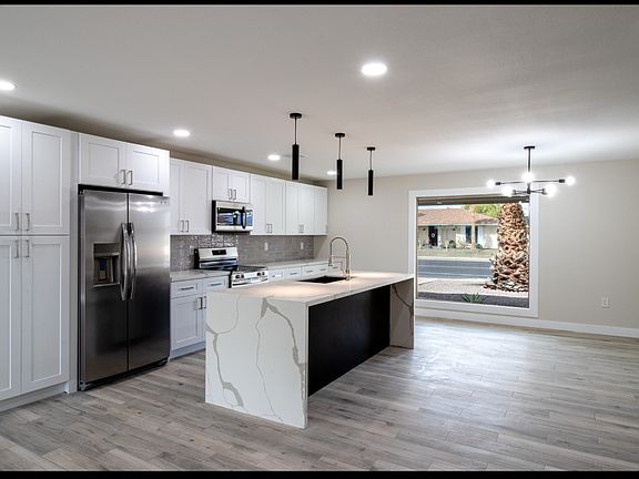5th image of 13851 N 103rd Ave