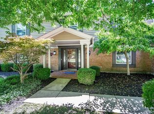 9478 Meadow Woods Ln, Dayton, OH 45458