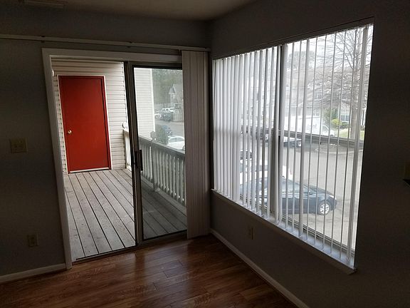 4th image of 3957 Horse Run Gln APT 202