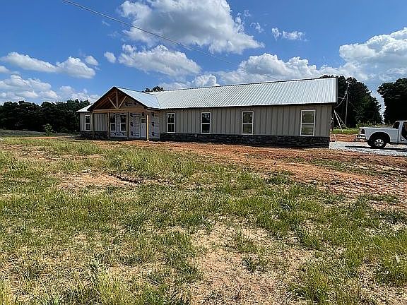 2nd image of 1712 Old Hoods Mill Rd